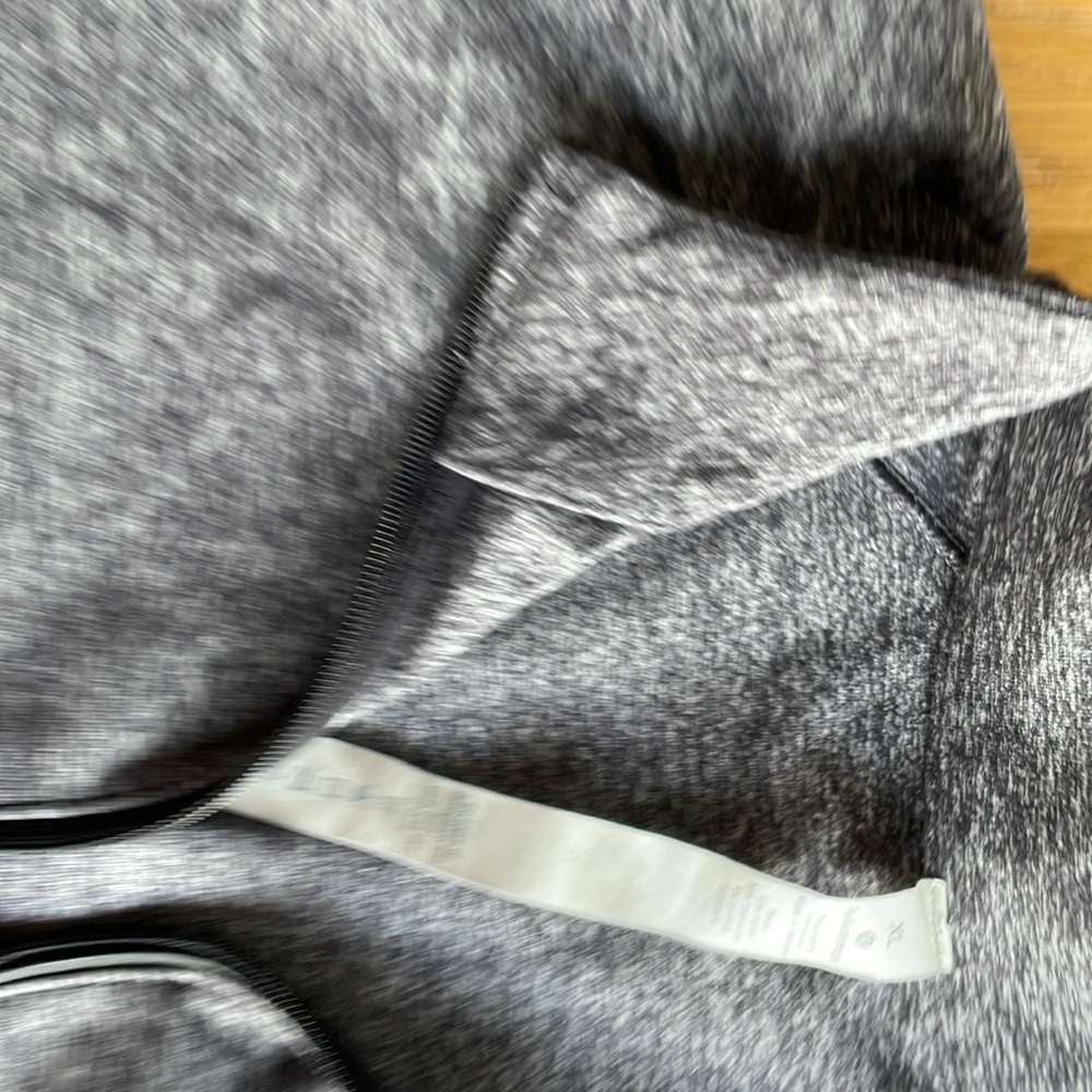 LULULEMON Pullover - Picture 7 of 8